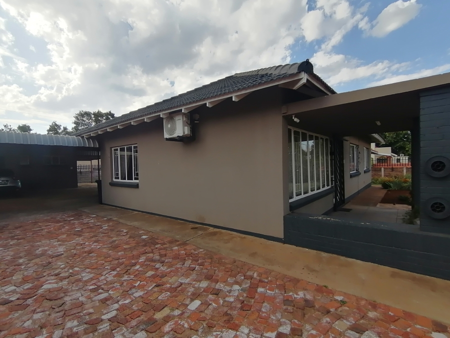 3 Bedroom Property for Sale in Stilfontein Ext 2 North West